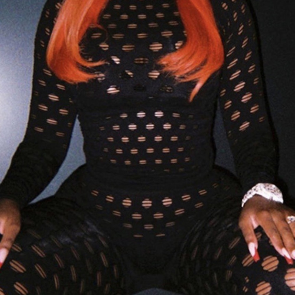 This is a brand new two piece set from blush mark